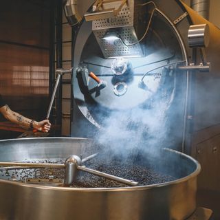 Cà Phê Arabica Cầu Đất Rang Xay Nguyên Chất Cold Brew Pha Lạnh Rang Mộc Cao Cấp - VBEAN Roastery