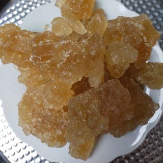 Đường phèn Quảng Ngãi (màu vàng) nấu từ nguyên liệu đường mật mía rất thơm, vị ngọt thanh (gói 1kg)