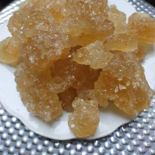 Đường phèn Quảng Ngãi (màu vàng) nấu từ nguyên liệu đường mật mía rất thơm, vị ngọt thanh (gói 1kg)