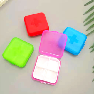 Hộp thuốc 4 ngăn hình chữ thập