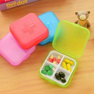 Hộp thuốc 4 ngăn hình chữ thập