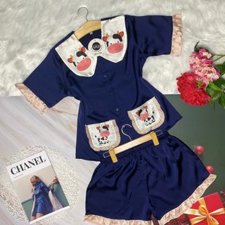 Đồ bộ pijama Satin in 3D Bò Sữa Đốm. Đùi cộc