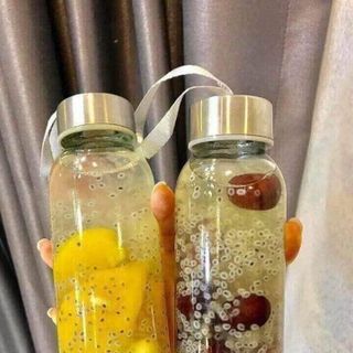 Chai thủy tinh đựng nước ép sữa hạt 300ml nắp có dây xách