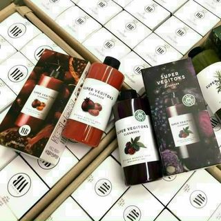 Sữa rửa mặt thải độc rau củ Super Vegitoks Cleanser 300ml