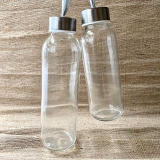 Chai thủy tinh đựng nước ép trái cây sữa hạt 500ml nắp nhôm có dây xách