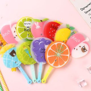 Quạt xoè cầm tay 7 cánh Ngẫu nhiên mẫu.