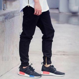 Quần jogger đen khoá chân