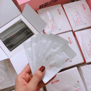 Mặt Nạ Ủ Trắng Nhau Thai Cừu RWINE BEAUTY Nhật Bản 50 Gói