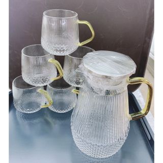 Bộ bình thủy tinh đựng nước uống kèm 6 cốc quai vàng chịu nhiệt cao cấp