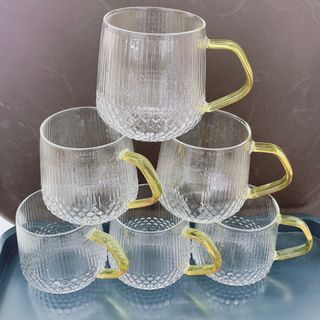 Bộ bình thủy tinh đựng nước uống kèm 6 cốc quai vàng chịu nhiệt cao cấp