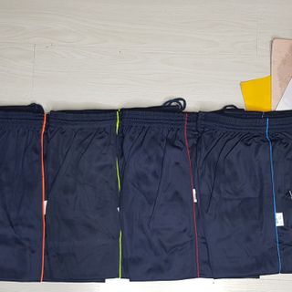quần thể dục,quần dài lao động,1 viền màu xanh đen ,rộng rãi, mặc nhẹ , MỎNG vừa .