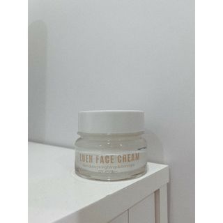 LUEH FACE CREAM - Kem dưỡng trắng hồng da ban ngày