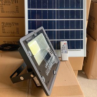 Đèn pha GD TGS22 năng lượng mặt trời 100w