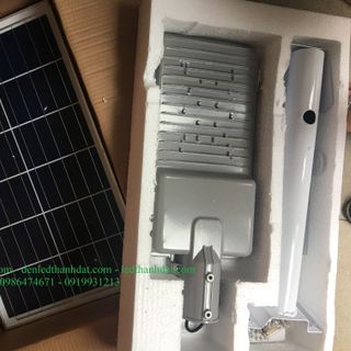 Đèn năng lượng mặt trời 120w