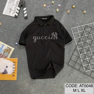 Áo thun thêu chữ.