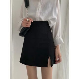 chân váy chữ a xẻ cạnh, có lót trong