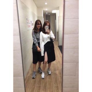 váy xẻ tà umi, có lót trong