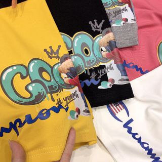 Áo thun cổ bẻ phối viền