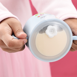 Ly, Cốc uống nước lúa mạch có nắp và ống hút silicone