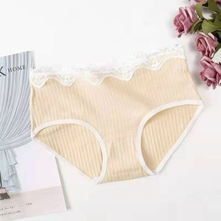 Quần lót cạp ren