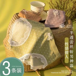 Quần lót viền ren chấm bi