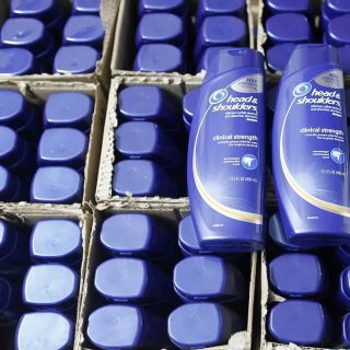 Dầu Gội Thuốc Đặc Trị Gàu Head & Shoulder Clinical Strength - Mỹ