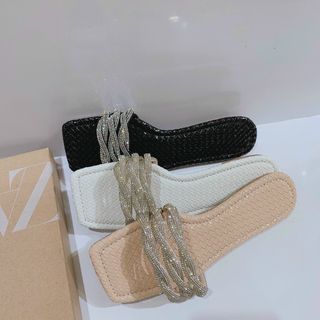 Dép quai kim tuyến