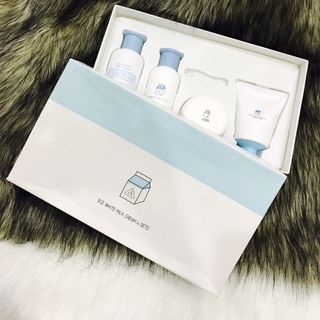 Bộ mỹ phẩm dưỡng trắng da sữa tươi 3CsE White Milk Cream 4 Sét cao cấp giá sỉ