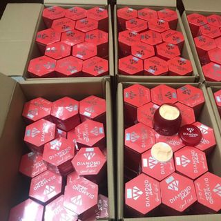 Kem Dưỡng Body Kim Cương Đỏ DIAMOND WHITE
