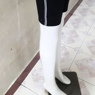Quần thun ôm ngắn