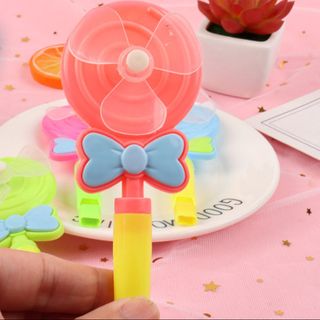 Đồ chơi cây kèn kèm quạt