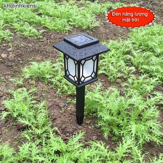 ĐÈN TRANG TRÍ SÂN VƯỜN SỬ DỤNG NĂNG LƯỢNG MẶT TRỜI CÓ 2 LOẠI: TRÒN VÀ CARO 0601 ÁNH SÁNG VÀNG-CHỐNG NƯỚC, DỄ LẮP ĐẶT