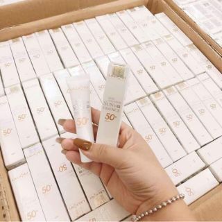 Kem Chống Nắng Pha Lê Kiềm Dầu Lalihui 20ml