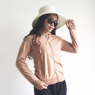 Aó khoác xỏ ngón túi trong LALI