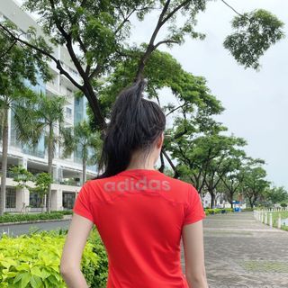 Áo thể thao nữ