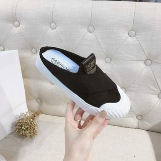 Giày sục nữ đen