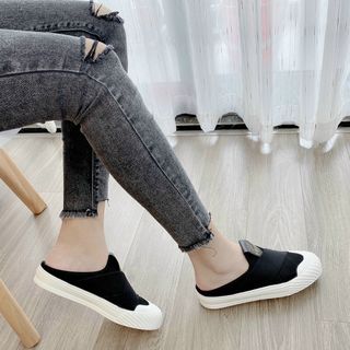 Giày sục nữ đen