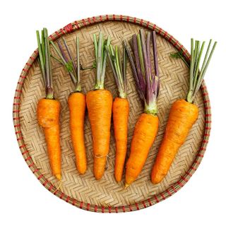 Cà Rốt Cọng Tím - Chuẩn Organic