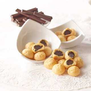 Bánh soes kem Chocolate
