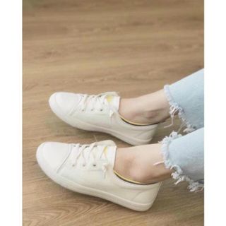 Giày nữ đơn giản