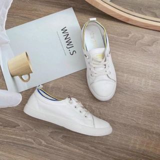 Giày nữ đơn giản