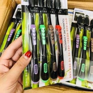 SET 4 Bàn Chải Răng Sợi Than Hoạt Tính HÀN QUỐC 2+2