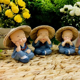 Bộ 4 tượng chú tiểu tứ không đeo chuỗi hạt đội nón lá