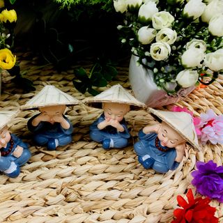 Bộ 4 tượng chú tiểu tứ không đeo chuỗi hạt đội nón lá