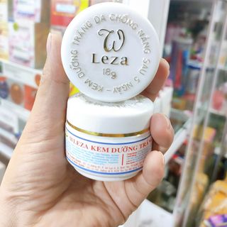 Kem trắng da Leza trần