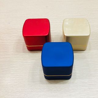 Hộp đèn vuông để đựng nhẫn