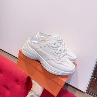 Giày sục độn đế trắng