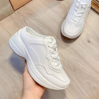 Giày sục độn đế trắng