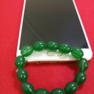 Chuỗi xanh lá đeo tay mẫu mới