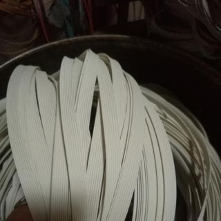 Nan nhựa giả mây và lá